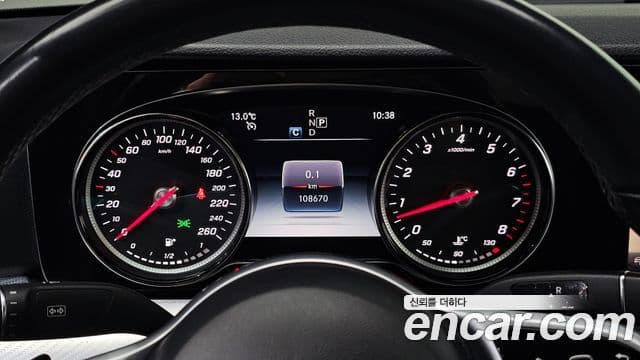 Mercedes-Benz E-Class 2019 — ფოტო 8/20