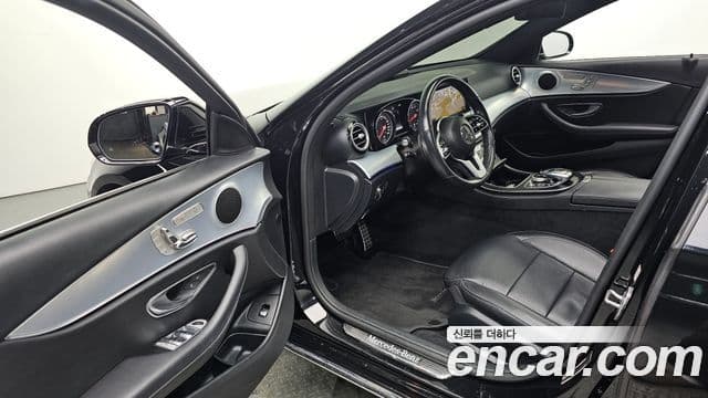 Mercedes-Benz E-Class 2019 — ფოტო 10/20