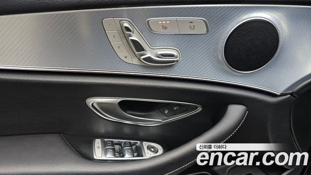 Mercedes-Benz E-Class 2019 — ფოტო 13/20