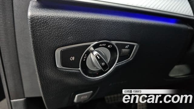 Mercedes-Benz E-Class 2019 — ფოტო 14/20