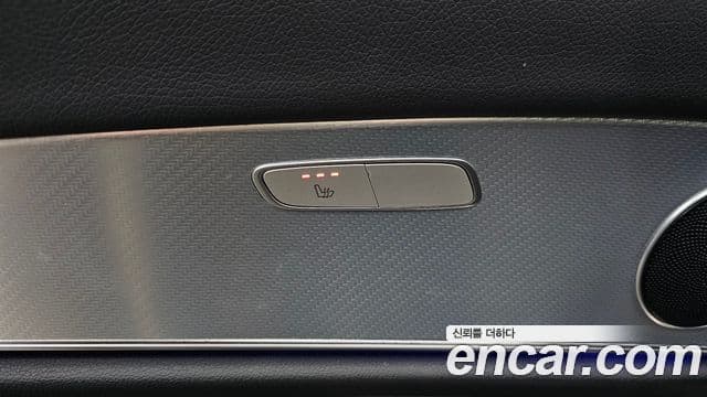 Mercedes-Benz E-Class 2019 — ფოტო 19/20
