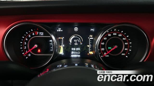 Jeep Gladiator 2021 — Şəkil 17/20
