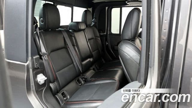 Jeep Gladiator 2021 — Şəkil 19/20
