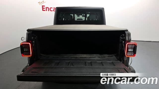 Jeep Gladiator 2021 — Şəkil 12/20