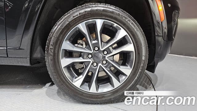 Jeep Grand Cherokee 2023 — Şəkil 5/20