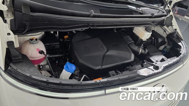 Hyundai Staria 2023 — ფოტო 6/20