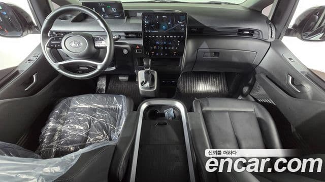 Hyundai Staria 2023 — ფოტო 7/20