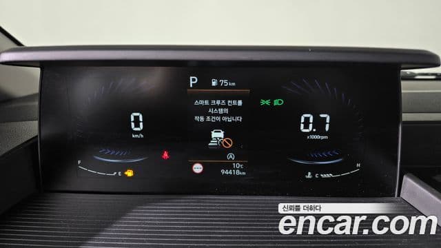 Hyundai Staria 2023 — ფოტო 8/20