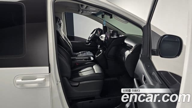 Hyundai Staria 2023 — ფოტო 11/20