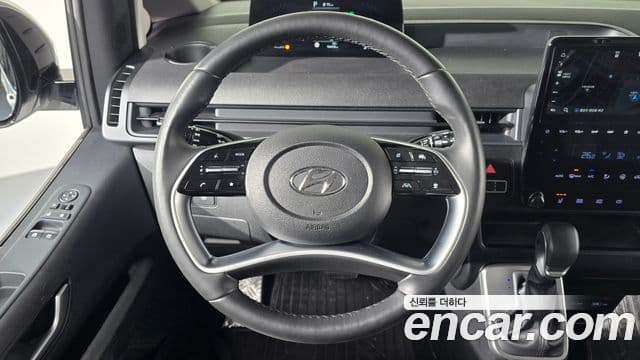 Hyundai Staria 2023 — ფოტო 13/20