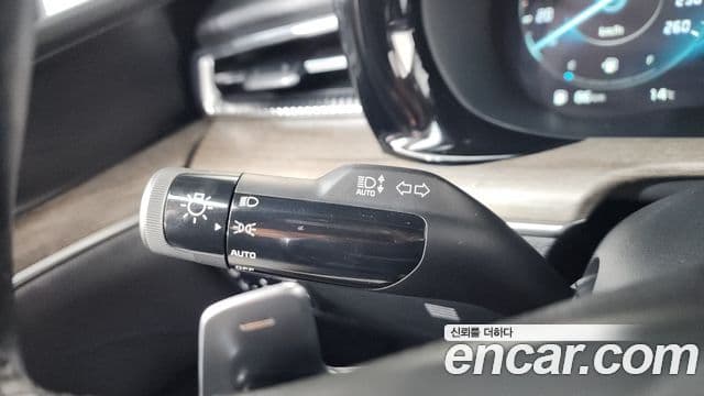 Kia K5 2020 — ფოტო 14/20