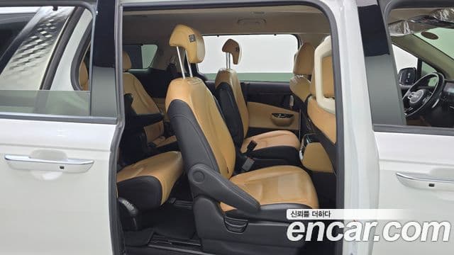 Kia Carnival 2023 — Şəkil 12/20