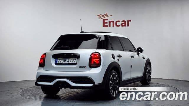 Mini Cooper S 2023 — ფოტო 2/20