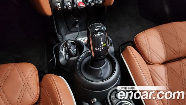 Mini Cooper S 2023 — фото 9 из 20