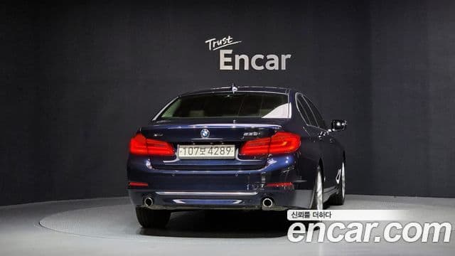 BMW 5 Series 2020 — ფოტო 7/20