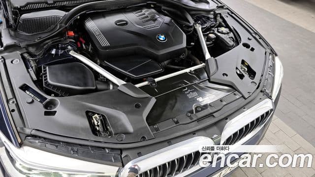 BMW 5 Series 2020 — ფოტო 18/20