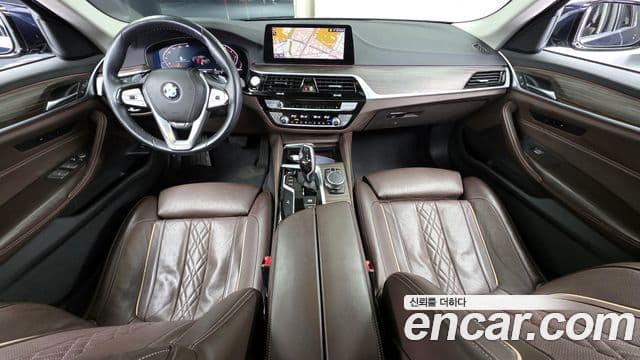 BMW 5 Series 2020 — ფოტო 8/20