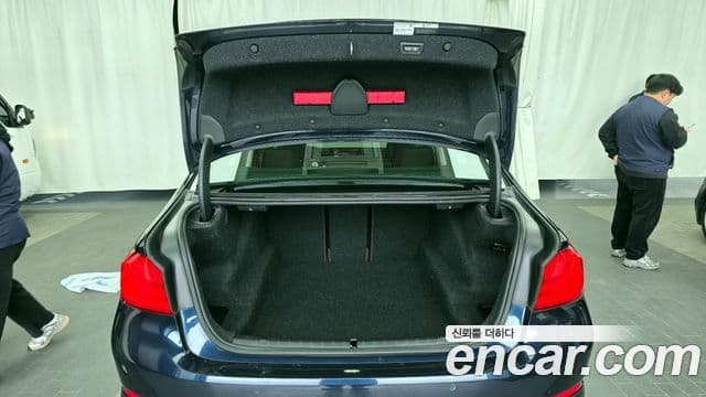 BMW 5 Series 2020 — ფოტო 1/20