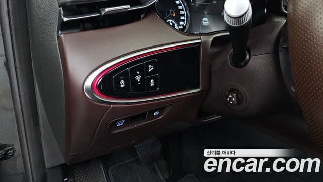 Genesis GV70 2021 — фото 18 из 20