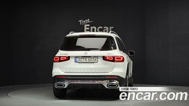 Mercedes-Benz GLB-Class 2020 — Photo 14/20