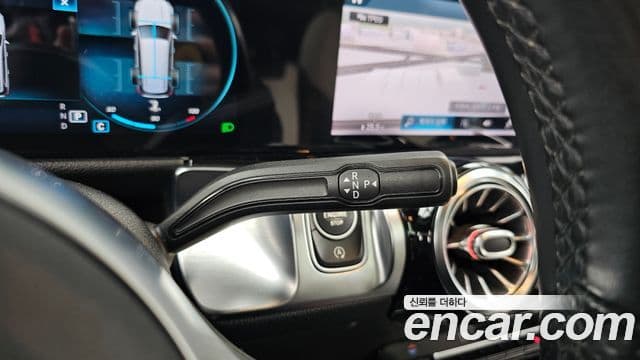 Mercedes-Benz GLB-Class 2020 — Photo 6/20