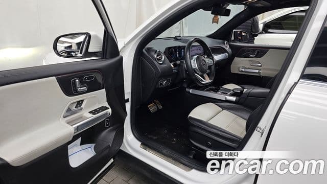 Mercedes-Benz GLB-Class 2020 — Photo 17/20