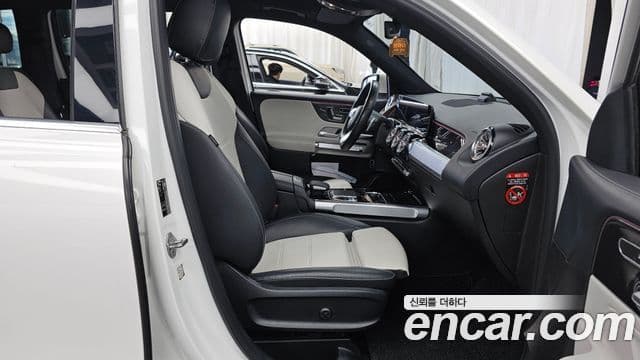 Mercedes-Benz GLB-Class 2020 — Photo 1/20