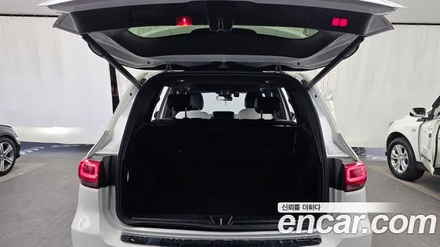 Mercedes-Benz GLB-Class 2020 — Photo 10/20