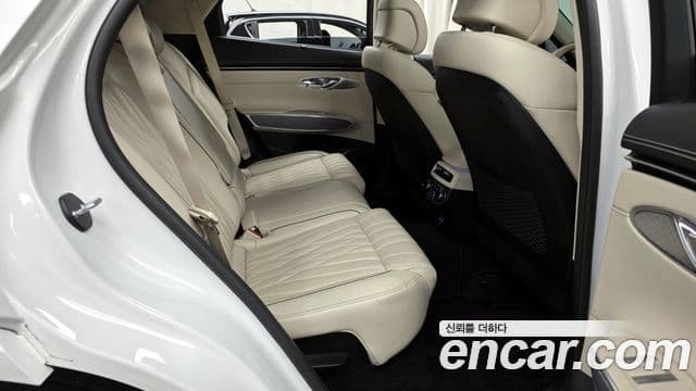 Genesis GV70 2022 — ფოტო 12/20