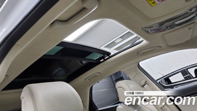 Genesis GV70 2022 — ფოტო 17/20
