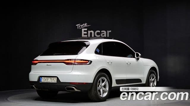 Porsche Macan 2021 — Şəkil 12/20