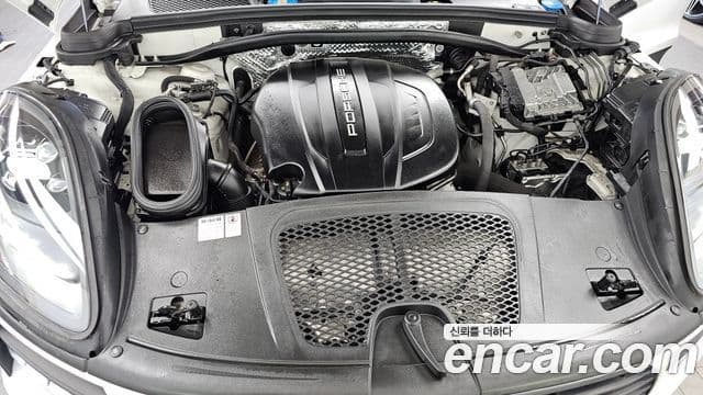 Porsche Macan 2021 — Şəkil 1/20