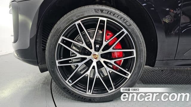 Porsche Macan 2022 — фото 5 из 20