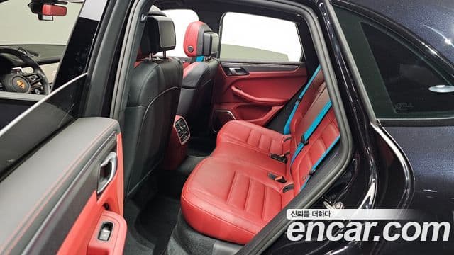 Porsche Macan 2022 — Şəkil 16/20
