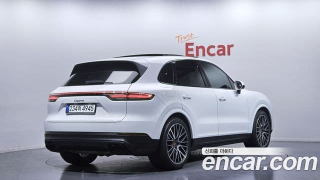 Porsche Cayenne 2022 — ფოტო 2/20