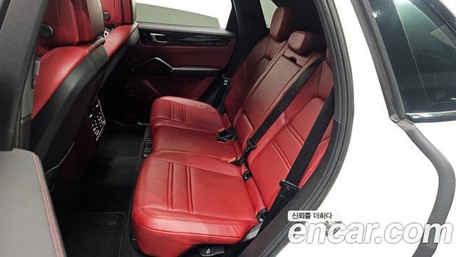 Porsche Cayenne 2022 — ფოტო 12/20