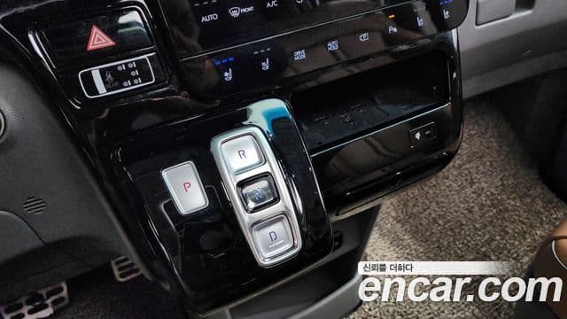 Hyundai Staria 2022 — ფოტო 9/20