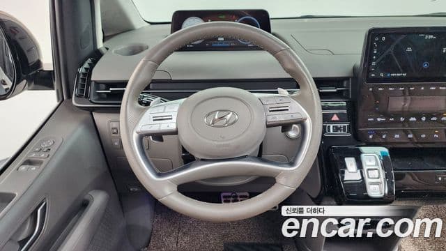 Hyundai Staria 2022 — ფოტო 13/20