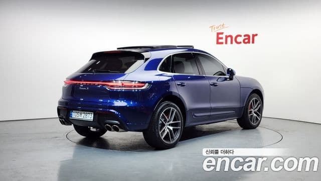 Porsche Macan 2022 — Şəkil 7/20