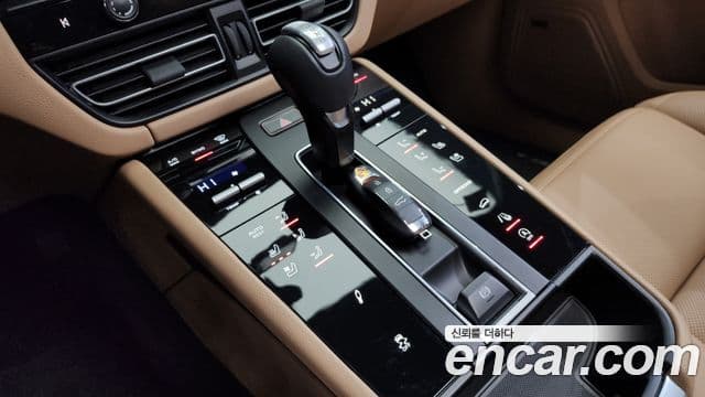 Porsche Macan 2022 — Şəkil 13/20