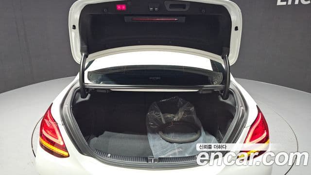 Mercedes-Benz C-Class 2021 — фото 19 из 20