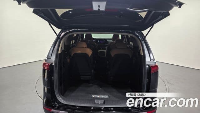 Kia Carnival 2022 — фото 20 из 20