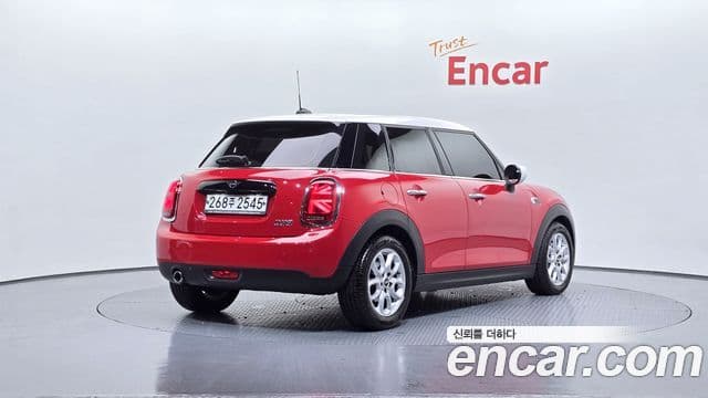 Mini Cooper 2020 — ფოტო 2/20