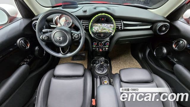 Mini Cooper 2020 — ფოტო 7/20