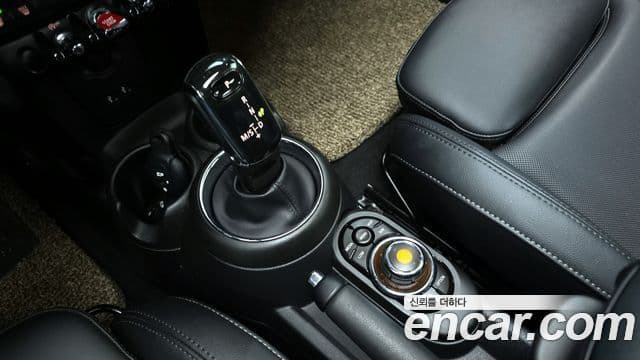 Mini Cooper 2020 — фото 9 из 20