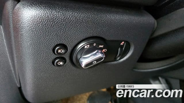 Mini Cooper 2020 — ფოტო 13/20