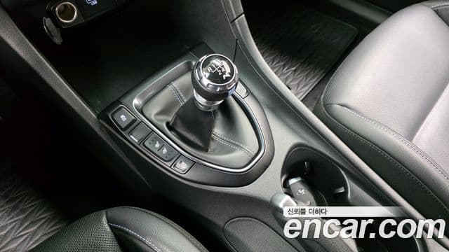 Hyundai Veloster 2020 — Şəkil 9/20