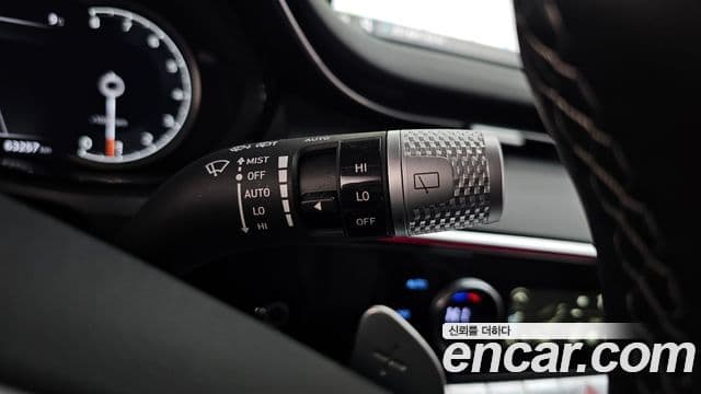 Genesis GV70 2022 — ფოტო 17/20