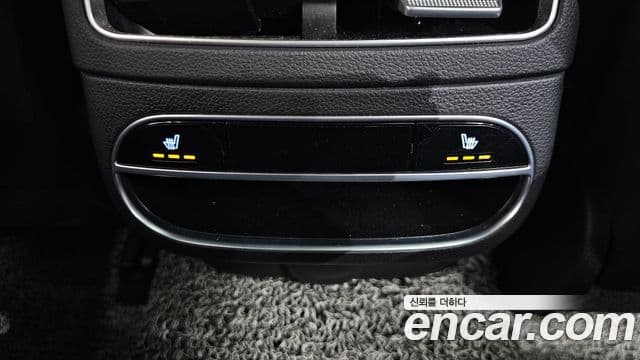 Genesis GV70 2022 — ფოტო 18/20