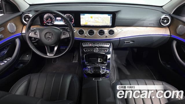 Mercedes-Benz E-Class 2018 — Фото 7/20